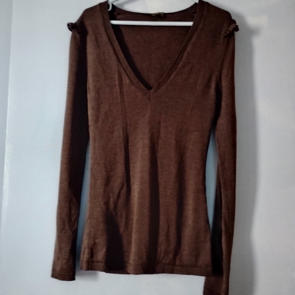 Burberry Grape Purple Wool And Silk Ruffle Shoulder V Neck Sweater S - No offers